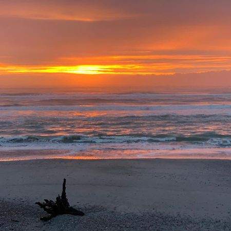Big Heart Beach Hokitika Buitenkant foto