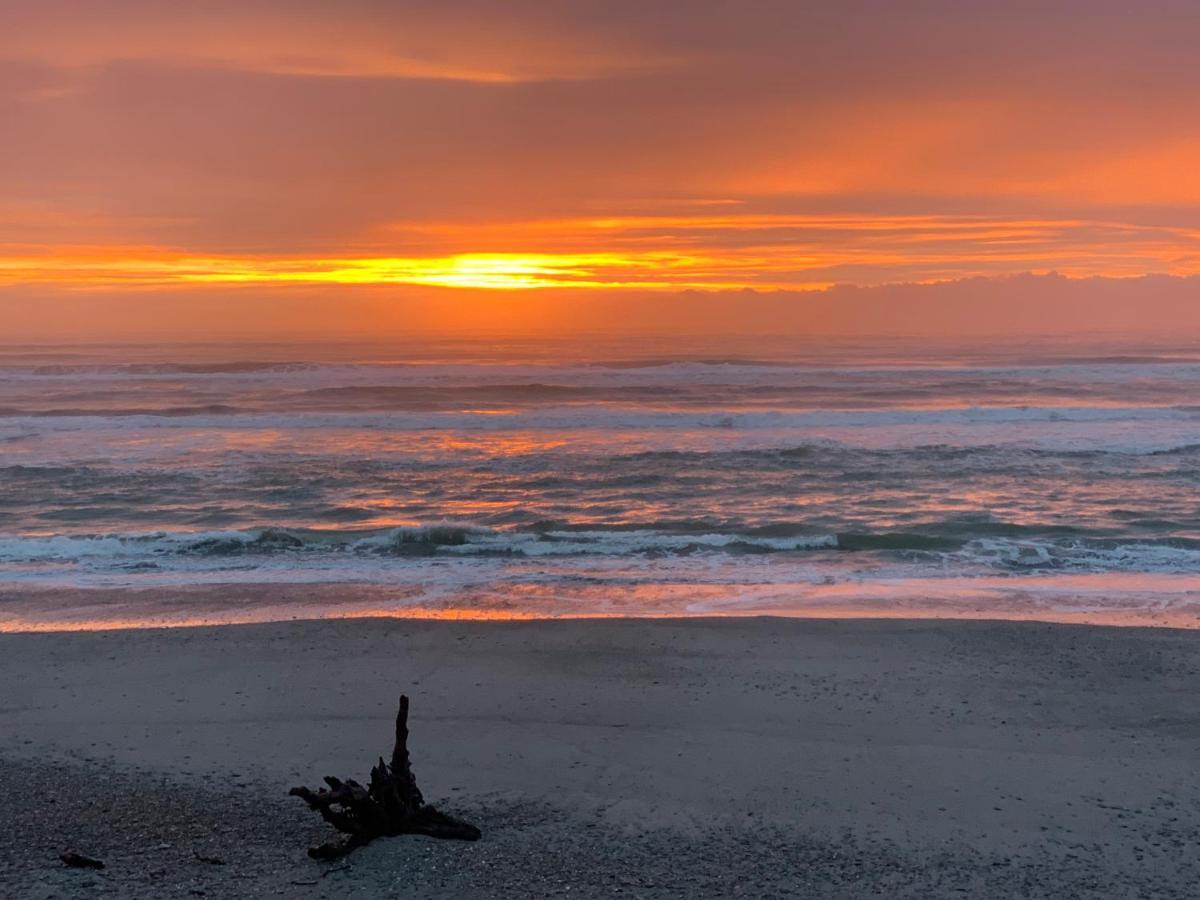 Big Heart Beach Hokitika Buitenkant foto